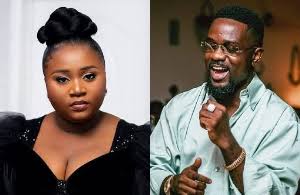Vida Adutwumwaa calls out Sarkodie over amputee video remarks